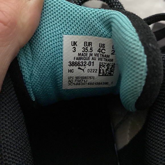 Kids Puma Sneakers - Picture 4 of 4